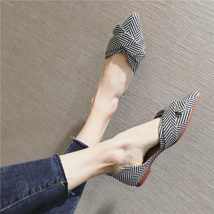 Breathable Women's Flats with Pointed Toe Design