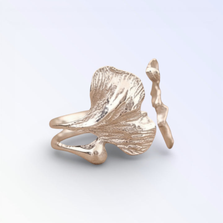 Anillo vintage de plata con flor