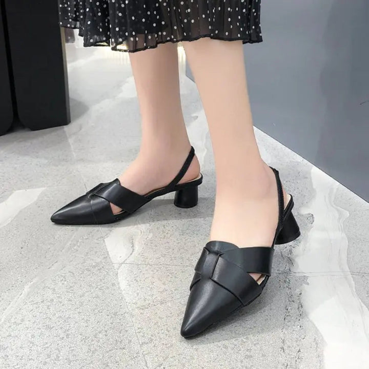 Zapatos con tiras cruzadas
