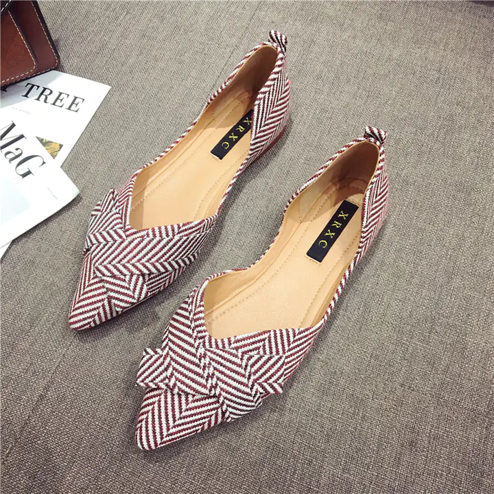 Breathable Women's Flats with Pointed Toe Design
