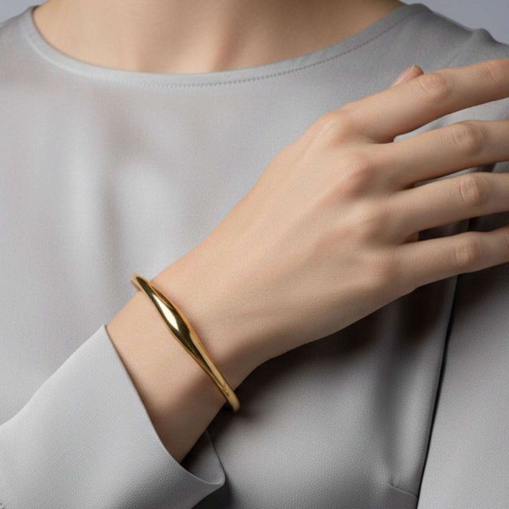 MELT — PULSEIRA ESCULTURAL DOURADO