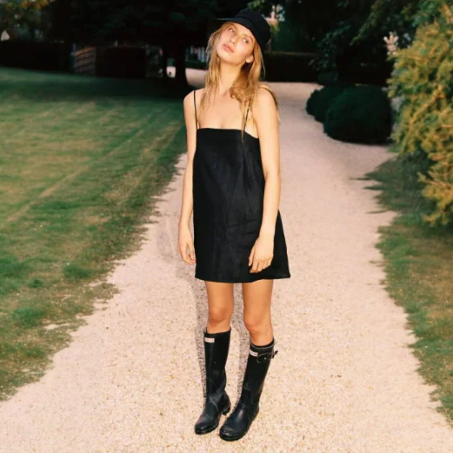 LIS | Vestido Mini Minimalista en Mezcla Noble de Lino y Algodón