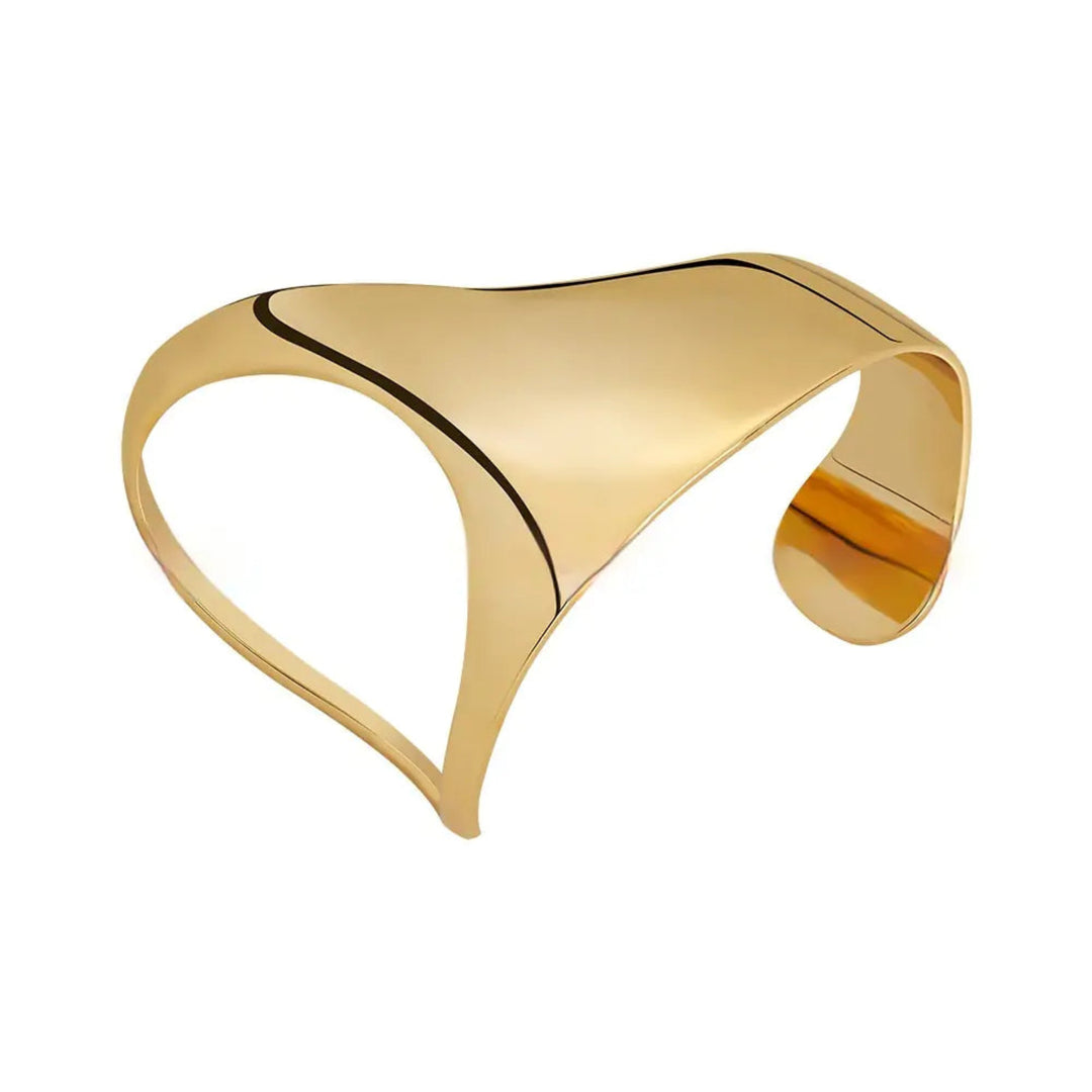 Pulsera de latón con diseño geométrico curvo