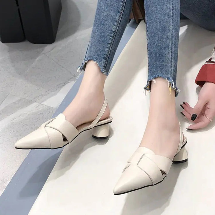 Zapatos con tiras cruzadas