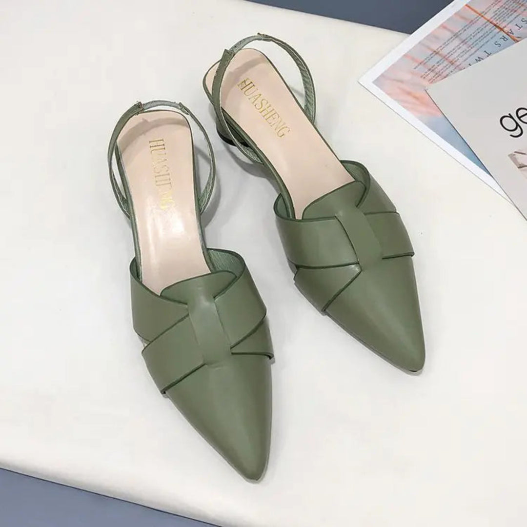 Zapatos con tiras cruzadas