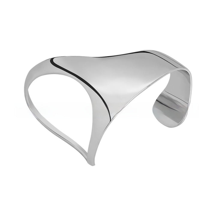Pulsera de latón con diseño geométrico curvo