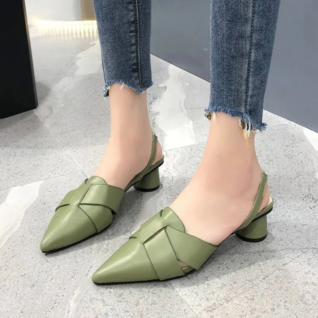 Zapatos con tiras cruzadas