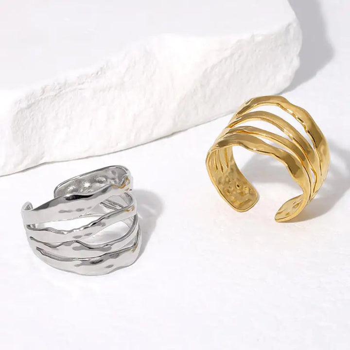 Anillo de titanio irregular