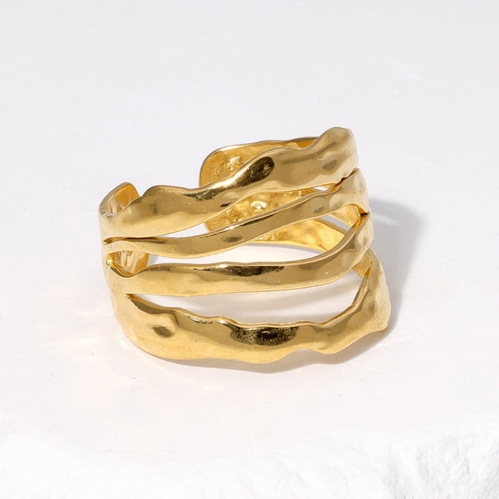 Anillo de titanio irregular