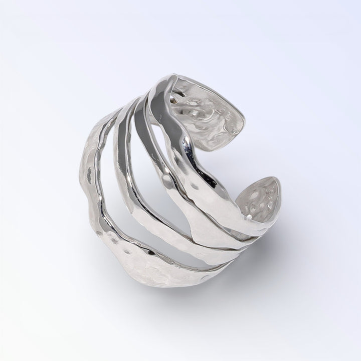 Anillo de titanio irregular