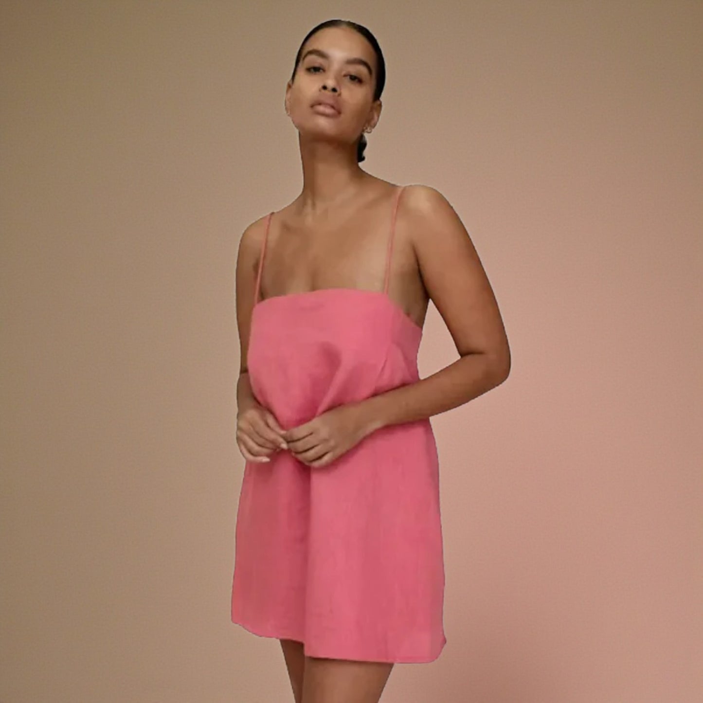 LIS | Vestido Mini Minimalista en Mezcla Noble de Lino y Algodón