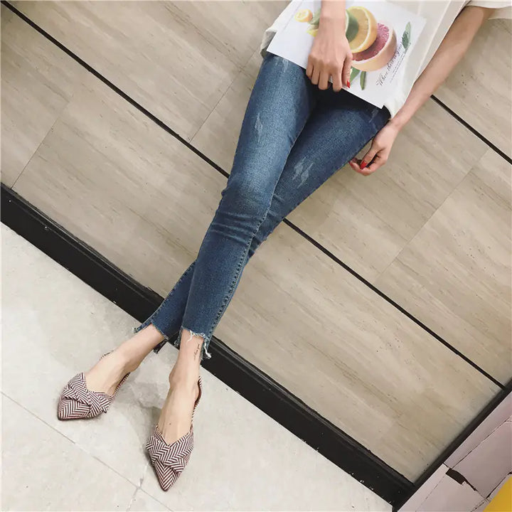 Breathable Women's Flats with Pointed Toe Design