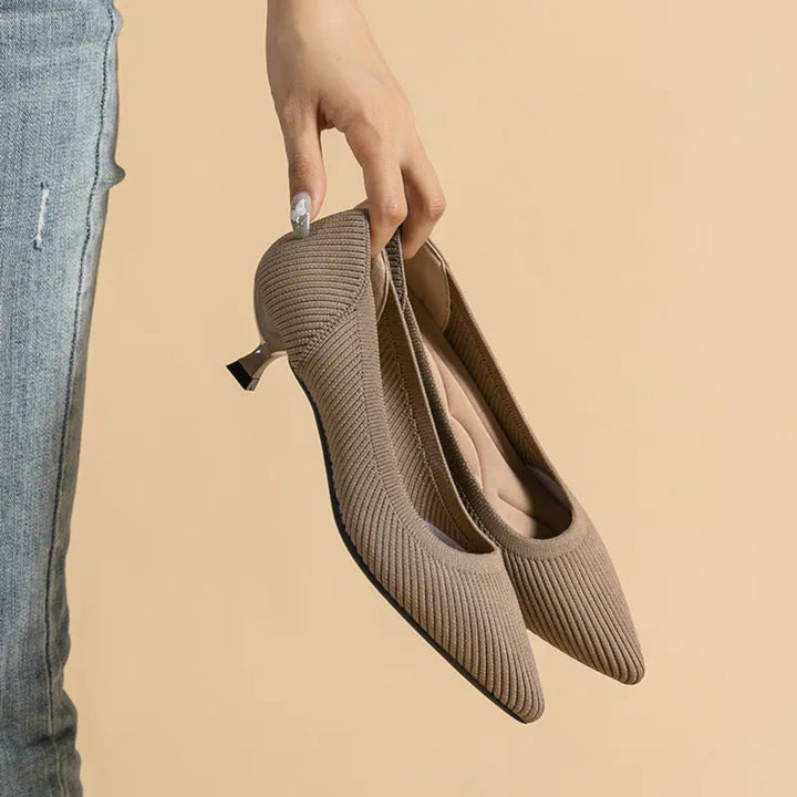 Zapatos de tacón bajo y punta puntiaguda para mujer