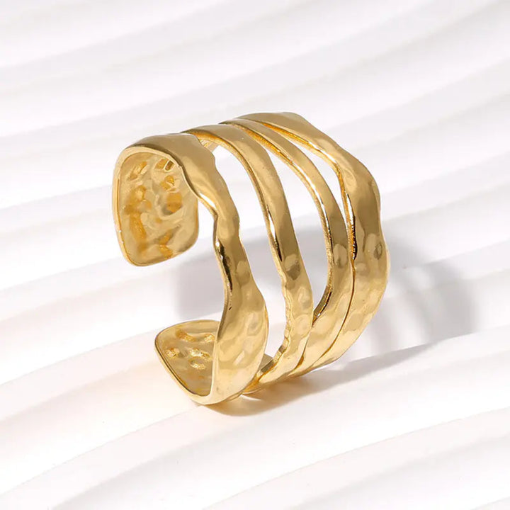 Anillo de titanio irregular